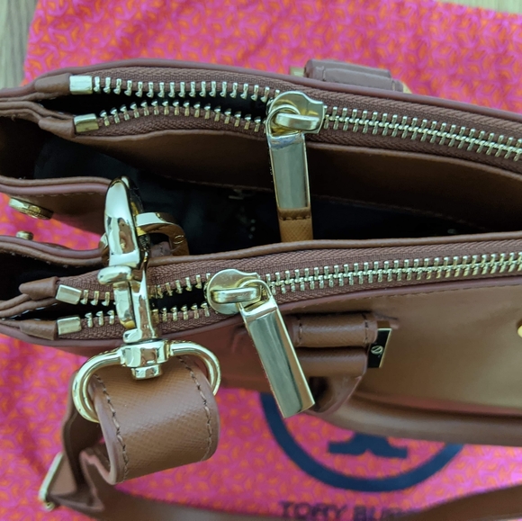 Tory Burch Brown Leather Double Zip Robinson Bag - Picture 5 of 9